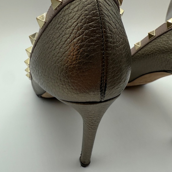 VALENTINO GOLD ROCKSTUD 85 PUMPS SIZE 40.5 VIBRAM SOLES GREAT CONDITION - Picture 5 of 8